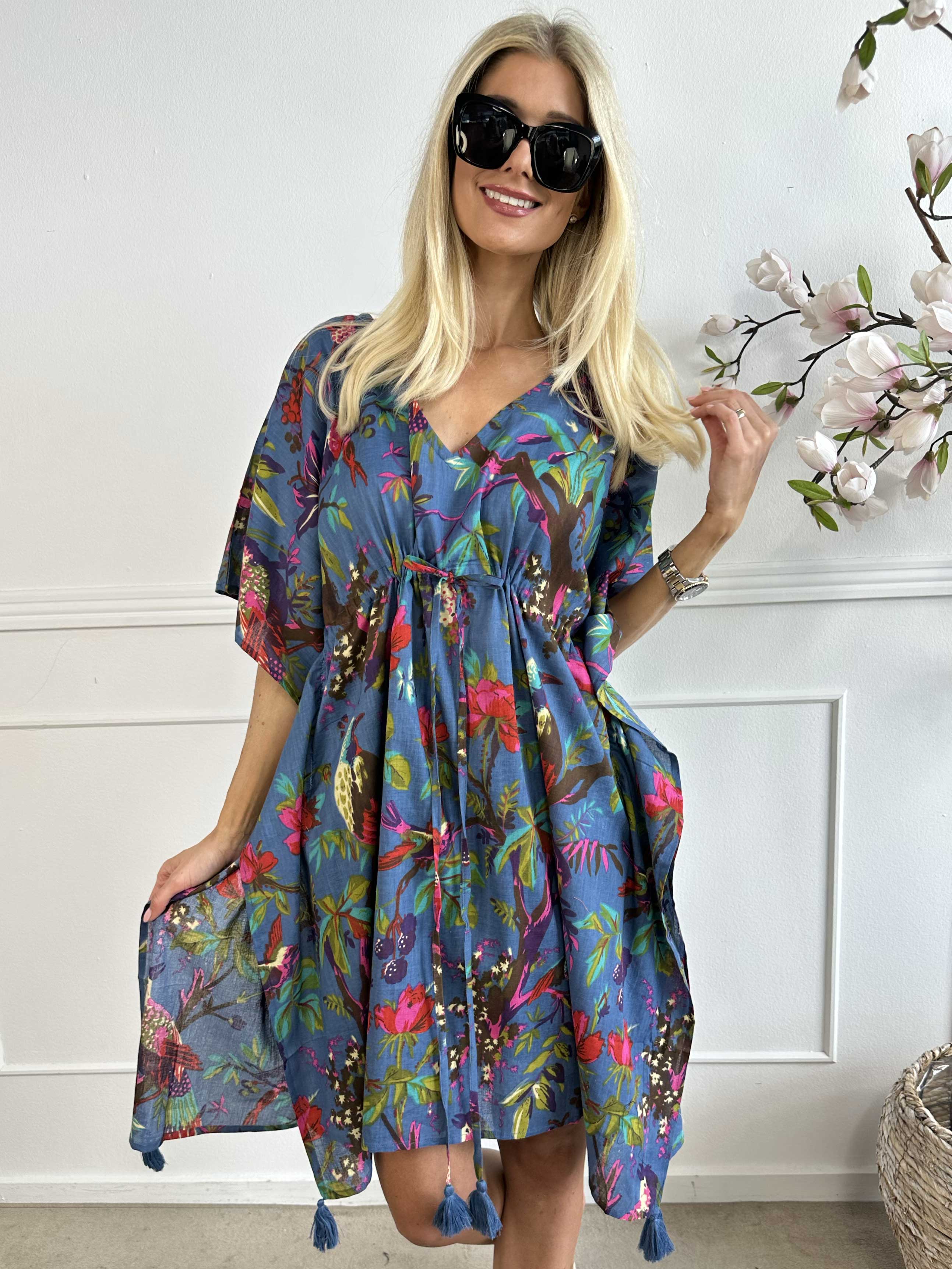 Xenia - Sød blomstret tunika med bindebånd i taljen